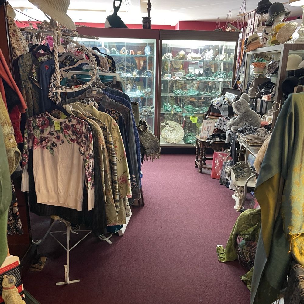 Pasadena Antique Mall - Antiques Near Me - Pasadena, California
