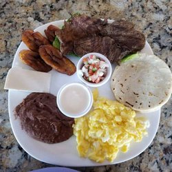 La Ceiba Latin Food Restaurant - Desayuno Catracho