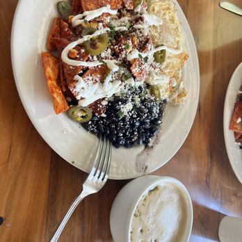 iJAVA Cafe - Chilaquiles and pistachio latte - Cafes Near Me - San Jose, California