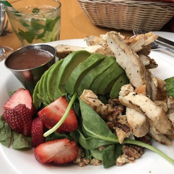 Red Rock Grill - Salad with spinach, goat cheese, chicken, and candied walnuts. Would be nicer with plain nuts-too sweet. - American Near Me - Springdale, Utah
