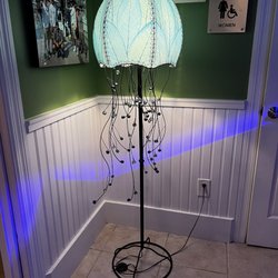 Square Grouper Bar & Grill - Jelly fish lamp