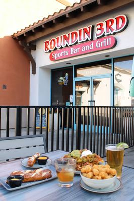 Roundin 3rd Sports Bar & Grill by null