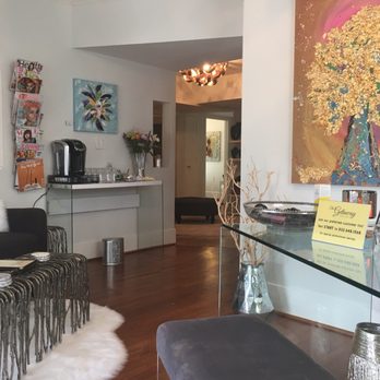 The Getaway Spa - The atmosphere here is very relaxing. I sat in the reception area with my glass of wine. - Medical Spas Near Me - Houston, Texas