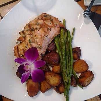 O'Bricks - The sea bass is awesome, check their Facebook page for the specials I do. - New American Near Me - Bradenton, Florida