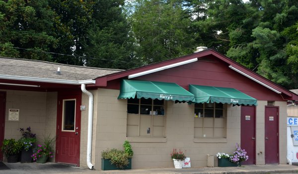 HARRY’S PLACE - Updated February 2025 - 22 Photos & 29 Reviews - 135 ...