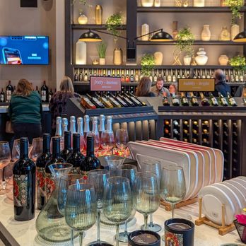 Cooper's Hawk Winery & Restaurant- Greenfield, WI - Wine Bars Near Me - Greenfield, Wisconsin Cooper's Hawk Winery & Restaurant- Greenfield, WI - Wine Bars Near Me - Greenfield, Wisconsin