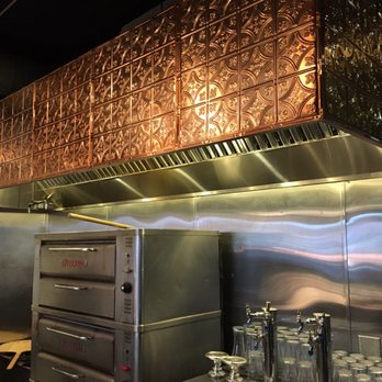Spinning Dough - Fancy pizza kitchen - Pizza Near Me - Oakland, California