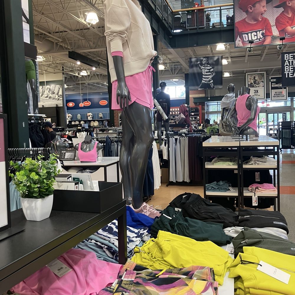 DICK'S Sporting Goods - Clothes - Sporting Goods Near Me - West Palm Beach, Florida