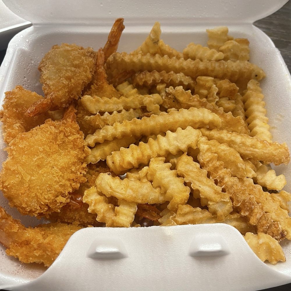 Oscar's Pizza & Wings Carryout - 8 Shrimps and a side of Fries - Chicken Wings Near Me - Omaha, Nebraska Oscar's Pizza & Wings Carryout - 8 Shrimps and a side of Fries - Chicken Wings Near Me - Omaha, Nebraska
