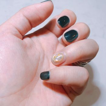 Styland Beauty - Cat eye nail - Hair Salons Near Me - Philadelphia, Pennsylvania