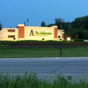 The Arboretum - The sign at the southeast corner on 72 - Shopping Centers Near Me - South Barrington, Illinois The Arboretum - The sign at the southeast corner on 72 - Shopping Centers Near Me - South Barrington, Illinois
