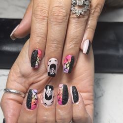 Tips & Toes Nails & Spa - Tracy