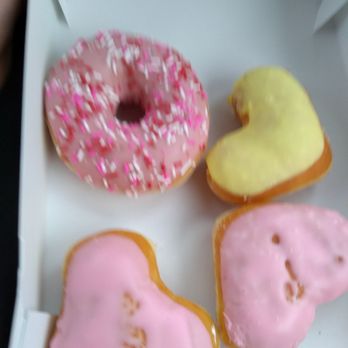 Krispy Kreme - This is pitiful... Not a happy camper - Donuts Near Me - Chattanooga, Tennessee