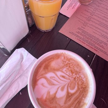 Millie's Cafe - Pasadena - Vanilla latte and orange juice - Breakfast & Brunch Near Me - Pasadena, California