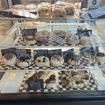 Cinnaholic - Bakeries Near Me - Los Angeles, California Cinnaholic - Bakeries Near Me - Los Angeles, California