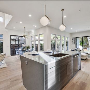 Four Seasons Construction - Modern kitchen with frameless cabinet. - General Contractors Near Me Four Seasons Construction - Modern kitchen with frameless cabinet. - General Contractors Near Me