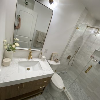 Garcia Tile - a bathroom with a sink, toilet, and shower - General Contractors Near Me - Santa Clara, California Garcia Tile - a bathroom with a sink, toilet, and shower - General Contractors Near Me - Santa Clara, California