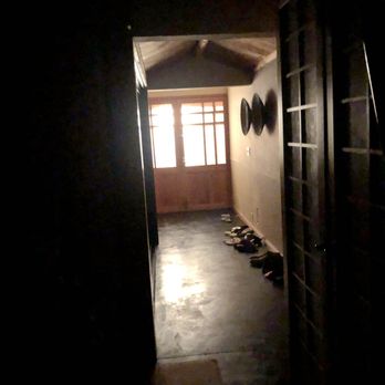 Gaige House - 12:45am - light coming from the front door exterior entrance, streaming into our room. No way to turn the light off. - Hotels Near Me - Glen Ellen, California Gaige House - 12:45am - light coming from the front door exterior entrance, streaming into our room. No way to turn the light off. - Hotels Near Me - Glen Ellen, California