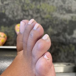 Noire the Nail Bar - Didn't even paint my nail completely