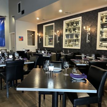 Plonk! Bistro & Wine Cellar - Wine Bars Near Me - Houston, Texas Plonk! Bistro & Wine Cellar - Wine Bars Near Me - Houston, Texas