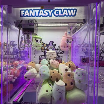 Fantasy Claw Arcade Hawaii - Arcades Near Me - Honolulu, Hawaii