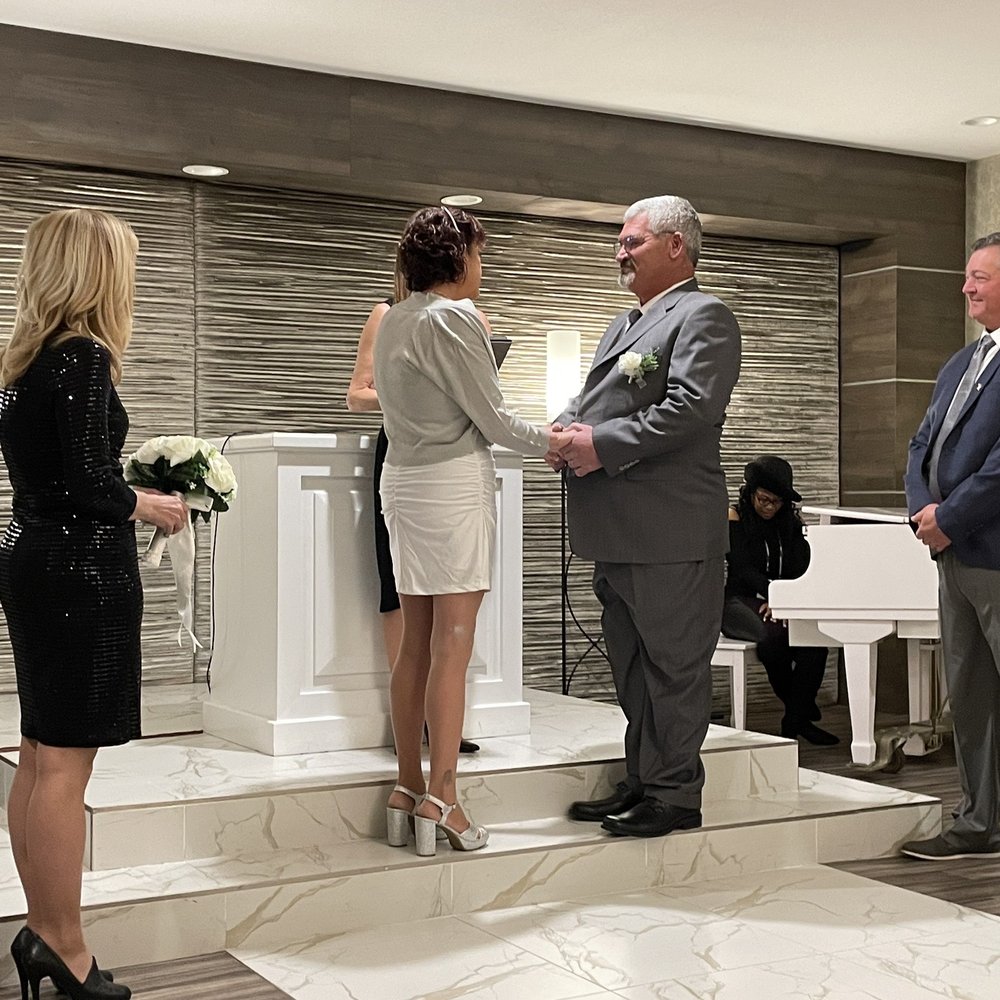 Bee Movie Wedding | TikTok, image size:1000x1000