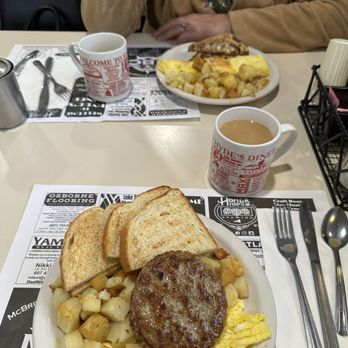Hyde Diner - Busy diner. Friendly staff, meal was pretty good, Not too far of a drive, parking a little tight. - Diners Near Me - Cortland, New York
