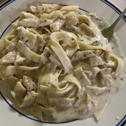 Italia Express - Chicken Fettuccine Alfredo with Chicken