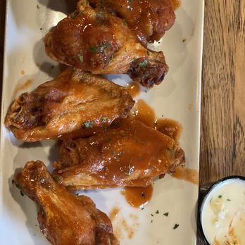 McClellan's Pub - Hit garlic wings - Irish Pub Near Me - Columbus, Ohio