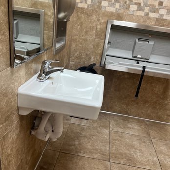 Exxon - Clean bathrooms - Gas Stations Near Me - Freeport, Florida Exxon - Clean bathrooms - Gas Stations Near Me - Freeport, Florida