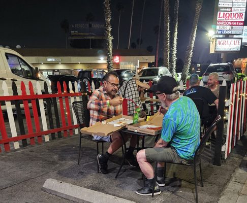 Garage Pizza by null