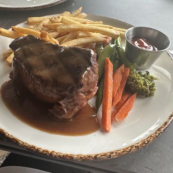 Yellowstone Valley Grill - Steak frites - Resorts Near Me - Livingston, Montana Yellowstone Valley Grill - Steak frites - Resorts Near Me - Livingston, Montana