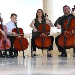 StringWorks - A family with 4 StringWorks cellos!