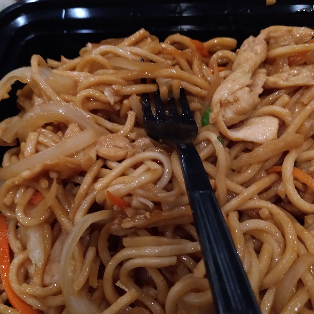 Chopsticks Asian Bistro - My dry chicken lol mein with out the sauce. - Chinese Near Me - Littleton, Colorado