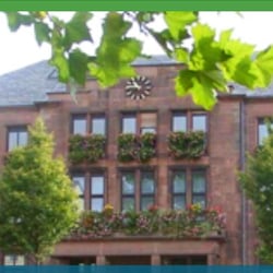 Rathaus Und Bürgeramt - Frontansicht Rathaus