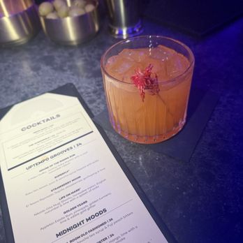 Vinyl Room - Lounges Near Me - Las Vegas, Nevada Vinyl Room - Lounges Near Me - Las Vegas, Nevada