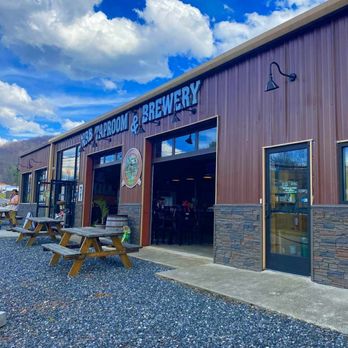 New River Brewing - WARNING: DO NOT BE FOOLED BY THIS BUILDING  Looks like a brewery. Smells like a brewery. Functions like a food truck dispatch center. - Breweries Near Me - West Jefferson, North Carolina