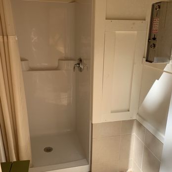 Dixon's Campground - Shower - Campgrounds Near Me - Cape Neddick, Maine