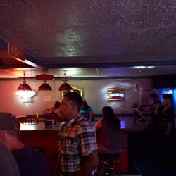 Campus Pub - Singin'