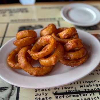 Dillinger’s Bar & Grill - Onion rings - Steakhouses Near Me - Peru, Indiana