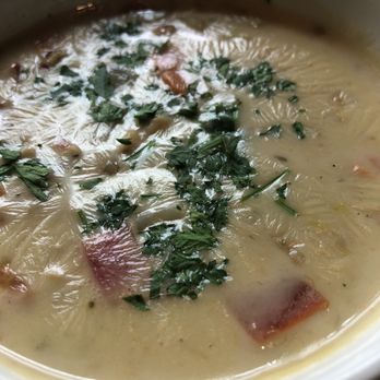 Earls Kitchen + Bar - Earls Famous Clam Chowder - Cocktail Bars Near Me - Plano, Texas