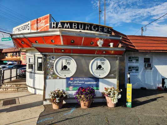 White Mana Diner by null