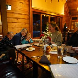 Cedar House Pub - Family dining and kids menu