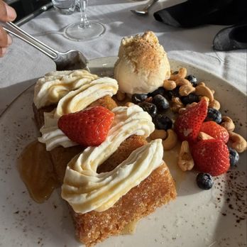 Skates On The Bay - Carrot cake - Seafood Near Me - Berkeley, California Skates On The Bay - Carrot cake - Seafood Near Me - Berkeley, California