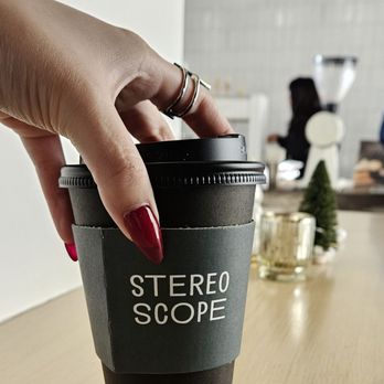 Stereoscope - med Madagascar vanilla latte - Coffee Roasteries Near Me - Newport Beach, California