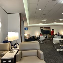 United Club - Sitting area