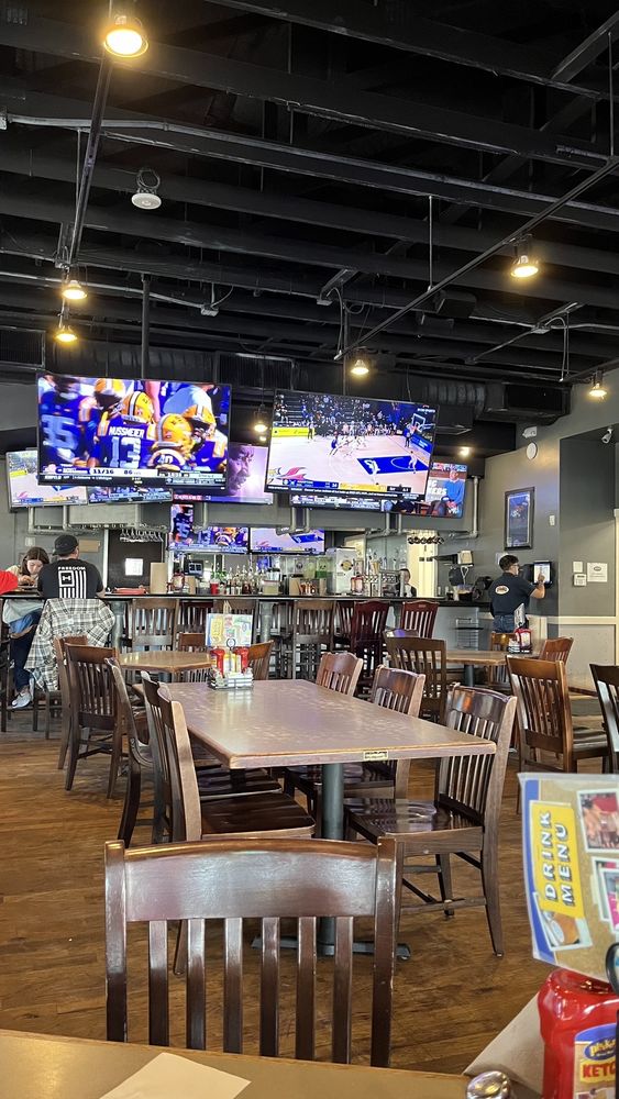 Pluckers Wing Bar - South Lamar