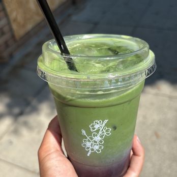 Vivot Craft Cafe - blueberry lavender (bold) matcha with oatmilk - Bubble Tea Near Me - Fullerton, California