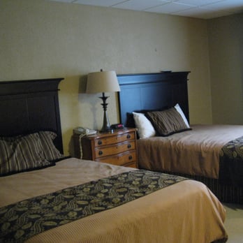 Castle Hill Resort and Spa - The Pointe at Castle Hill.  Two of the worst beds I've slept on. - Hotels Near Me - Proctorsville, Vermont