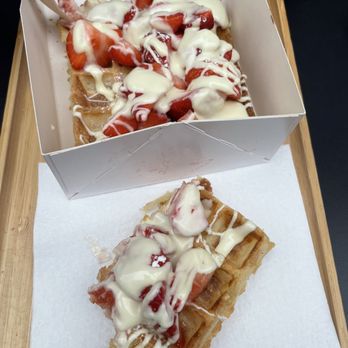 Belgian Waffles - Desserts Near Me - Brussels, BRU